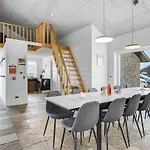 In With Kitchen