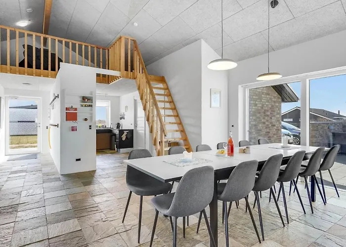 In With Kitchen